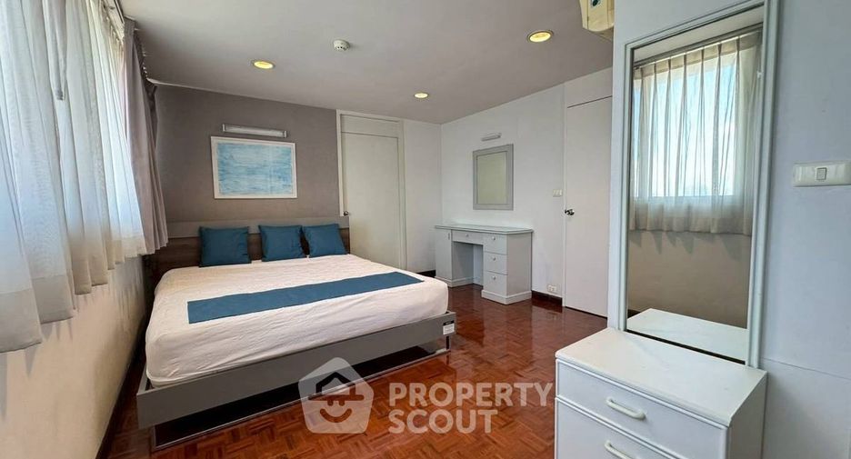 For rent 2 bedrooms condo in Watthana, Bangkok