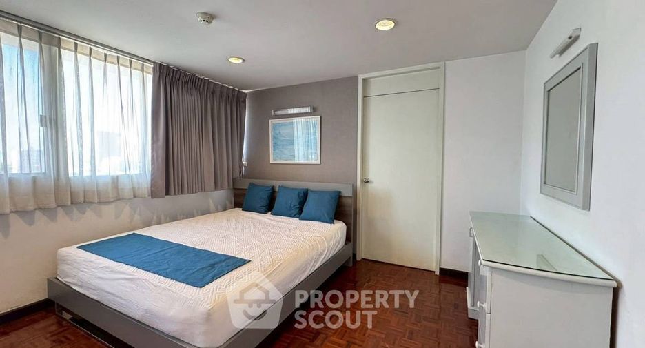 For rent 2 bedrooms condo in Watthana, Bangkok