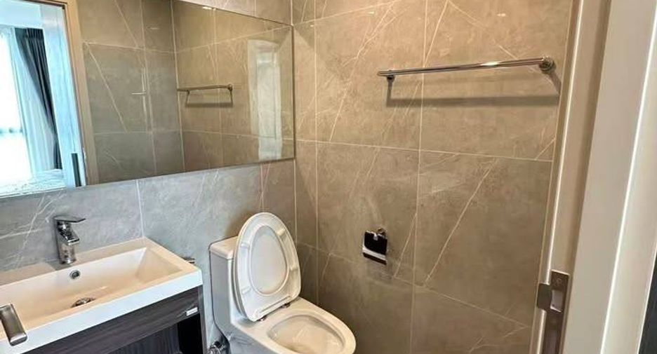 For rent 1 bed condo in Huai Khwang, Bangkok