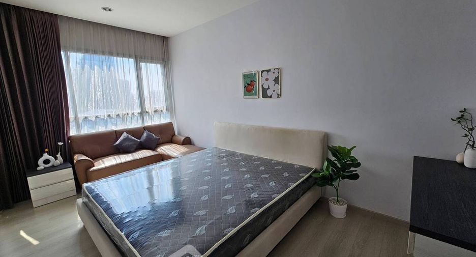 For rent 2 bedrooms condo in Huai Khwang, Bangkok
