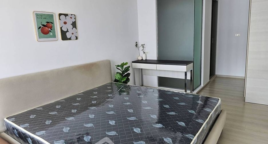 For rent 2 bedrooms condo in Huai Khwang, Bangkok