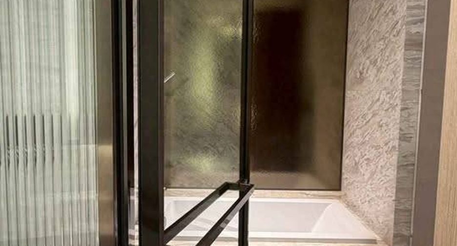 For rent 1 bed condo in Pathum Wan, Bangkok