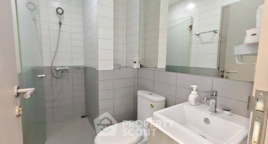 For rent 2 bedrooms condo in Phra Khanong, Bangkok