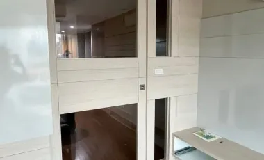 Condo en alquiler y en venta de 2 habitaciones en Bang Rak, Bangkok