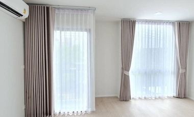Casa en alquiler y en venta de 4 habitaciones en Don Mueang, Bangkok