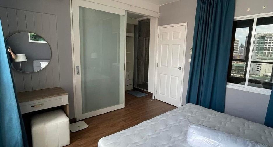 For rent 2 bedrooms condo in Khlong Toei, Bangkok