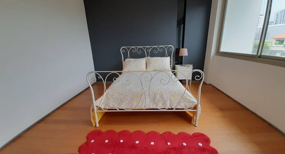 For rent and for sale 3 bedrooms condo in Khlong Toei, Bangkok