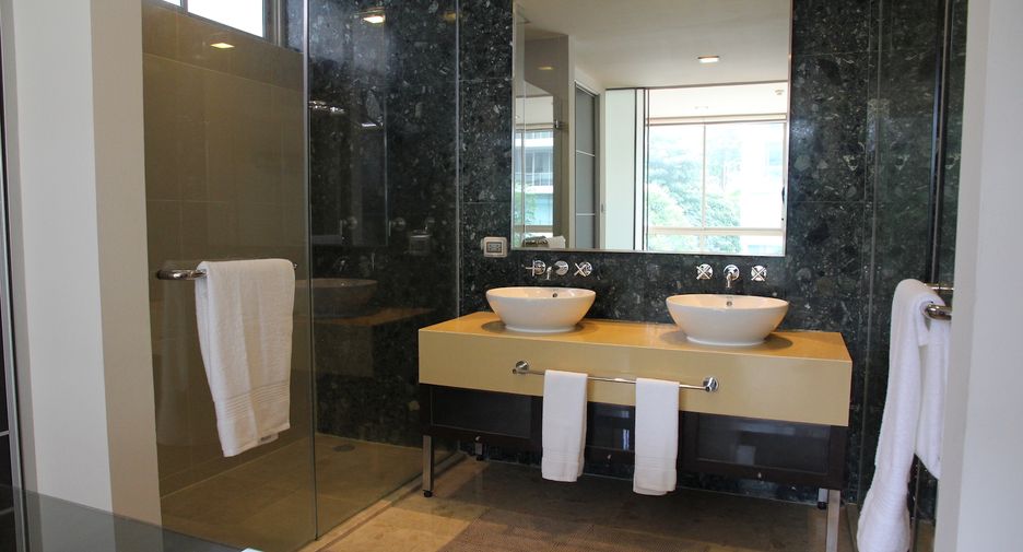 For rent and for sale 3 bedrooms condo in Khlong Toei, Bangkok