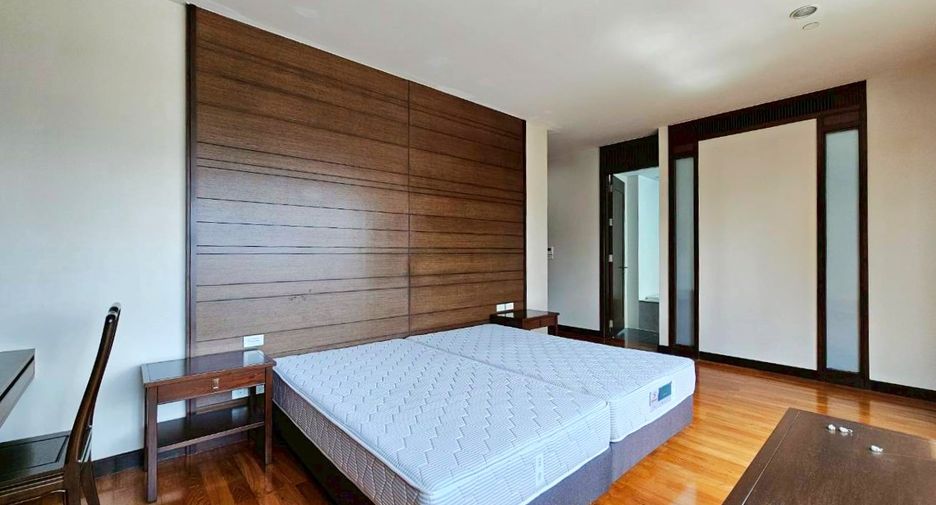 À louer 3 chambres condo à Watthana, Bangkok