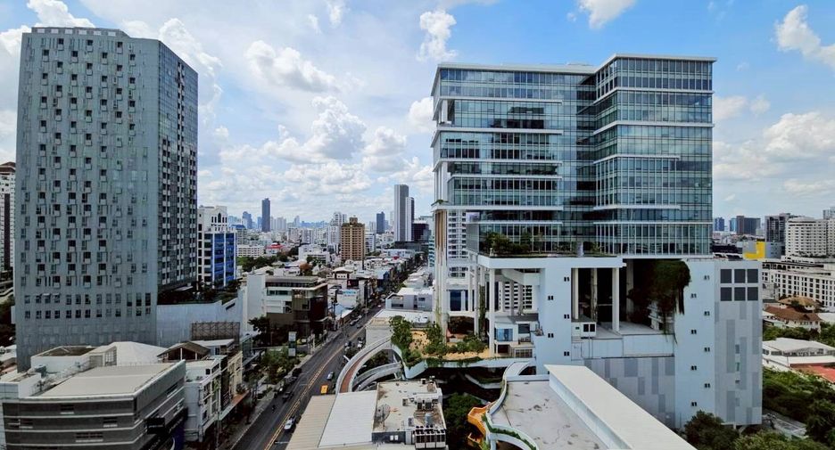 À louer 3 chambres condo à Watthana, Bangkok