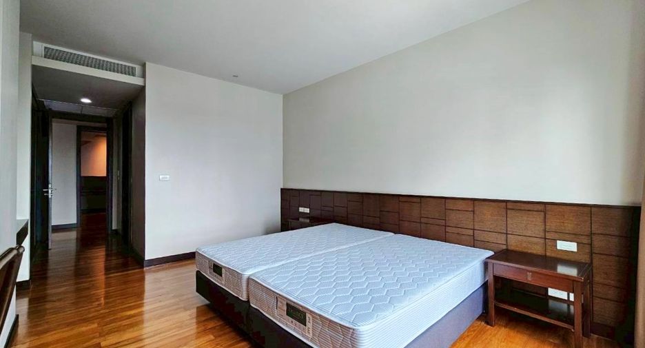 À louer 3 chambres condo à Watthana, Bangkok