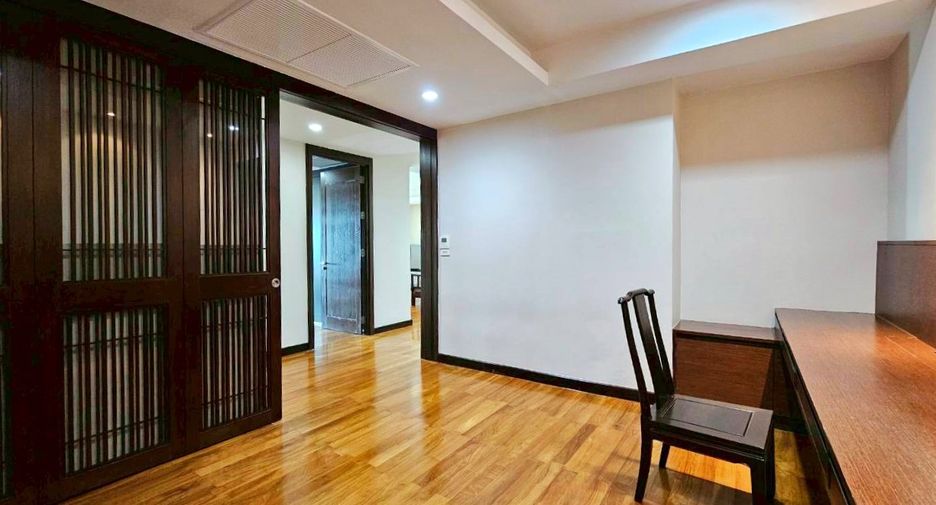 À louer 3 chambres condo à Watthana, Bangkok