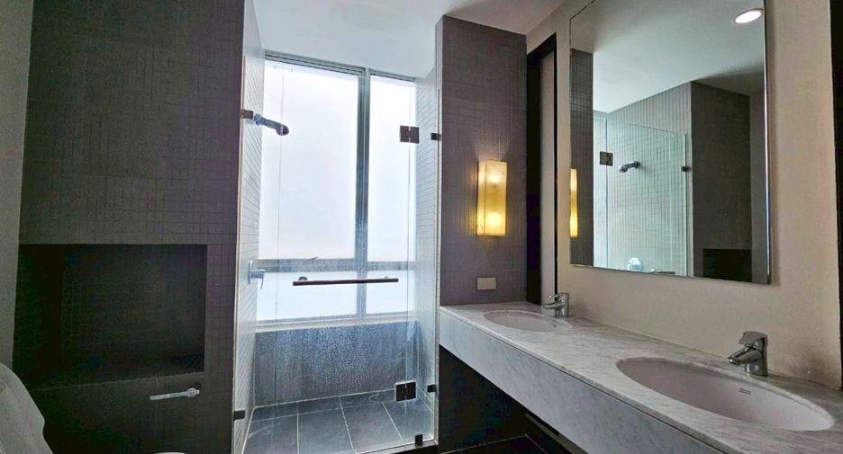 À louer 3 chambres condo à Watthana, Bangkok