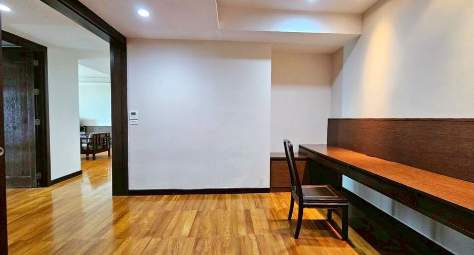 À louer 3 chambres condo à Watthana, Bangkok
