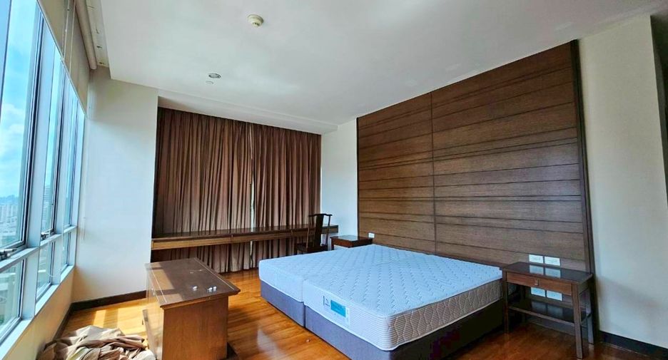 À louer 3 chambres condo à Watthana, Bangkok