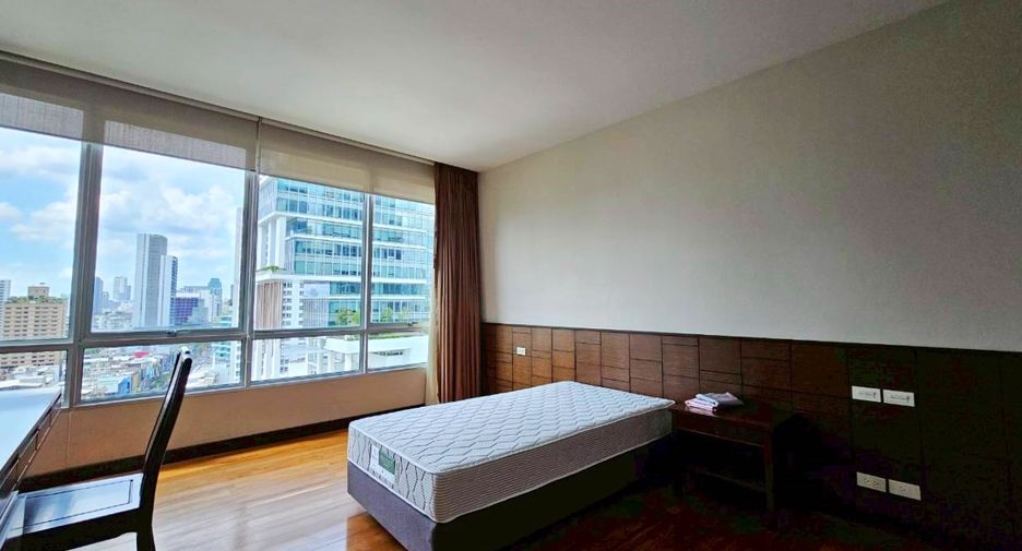 À louer 3 chambres condo à Watthana, Bangkok