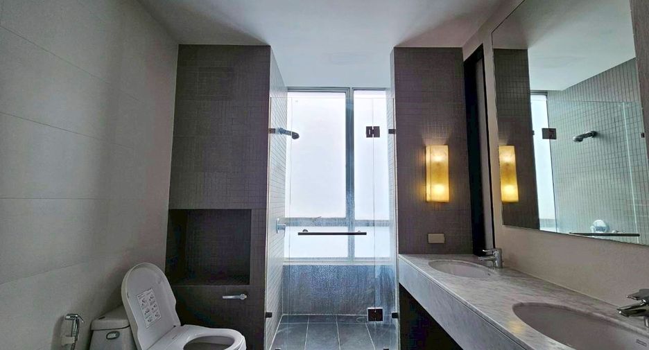 À louer 3 chambres condo à Watthana, Bangkok