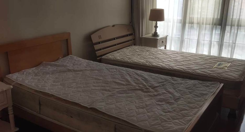 For rent 2 bedrooms condo in Watthana, Bangkok