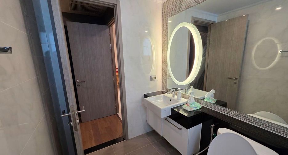 For rent 2 bedrooms condo in Watthana, Bangkok