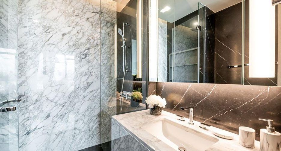 Condo en alquiler y en venta de 2 habitaciones en Watthana, Bangkok