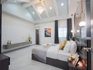 Villa zum Kauf mit 4 Zimmer in Bang Lamung, Chonburi
