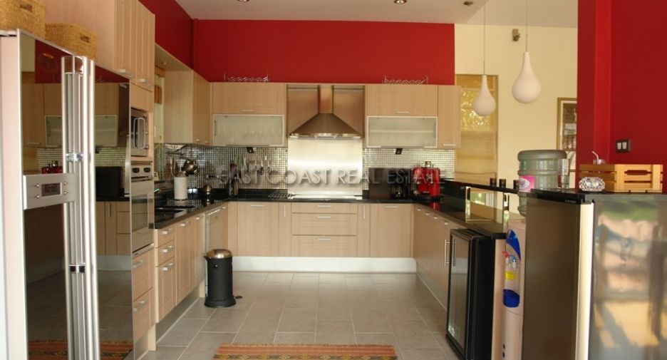 For rent 3 bedrooms house in East Pattaya, Pattaya