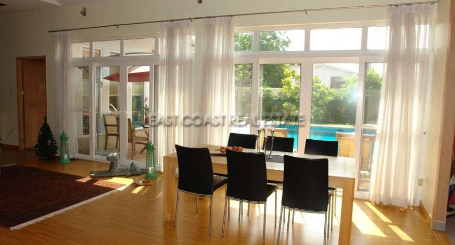 For rent 3 bedrooms house in East Pattaya, Pattaya
