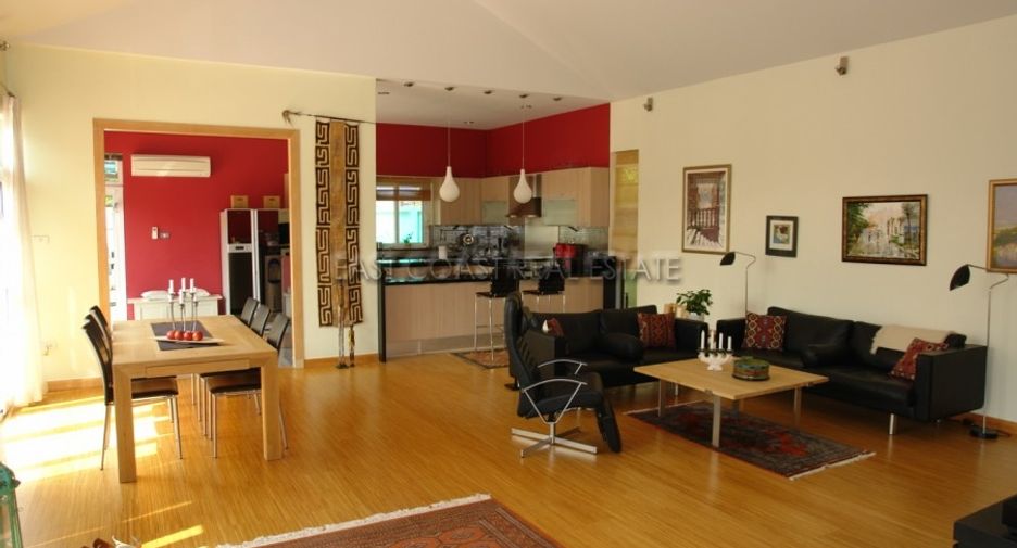 For rent 3 bedrooms house in East Pattaya, Pattaya
