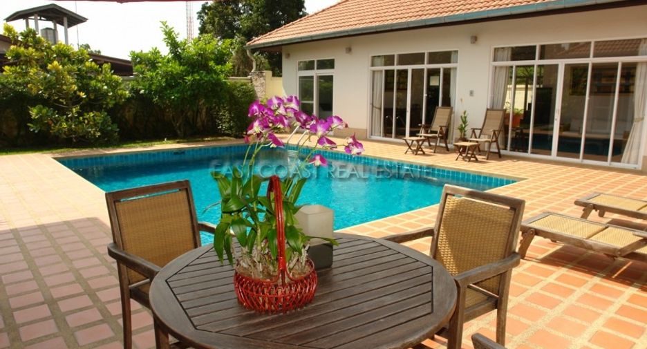 For rent 3 bedrooms house in East Pattaya, Pattaya
