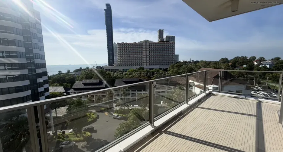 For rent 3 bedrooms condo in Bang Lamung, Chonburi