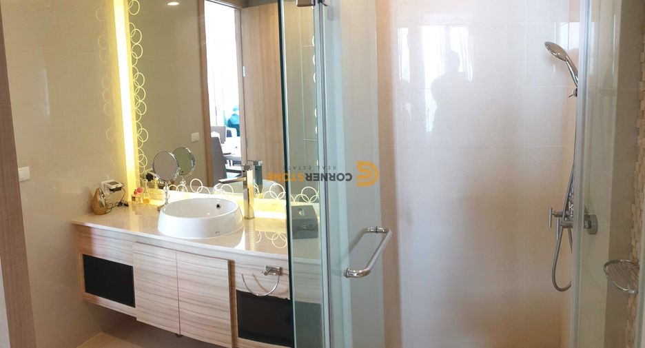 For rent 2 bedrooms condo in North Pattaya, Pattaya