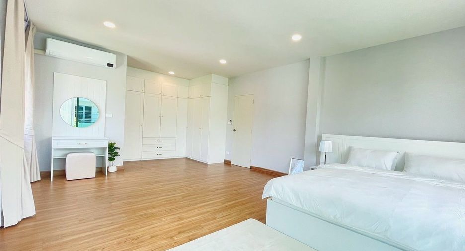 Casa en alquiler de 4 habitaciones en Bang Phli, Samut Prakan