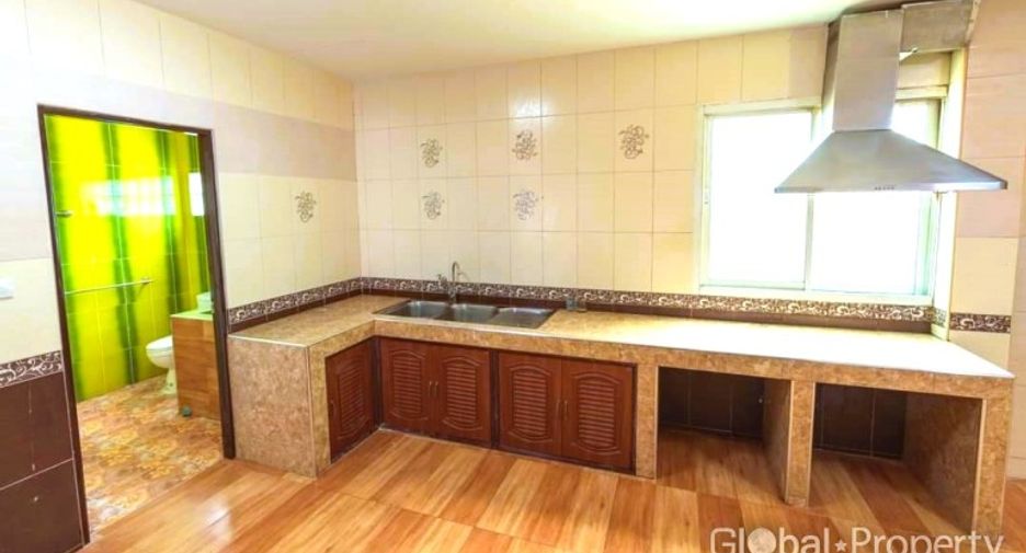 For sale 8 ベッドルーム house in Central Pattaya, Pattaya