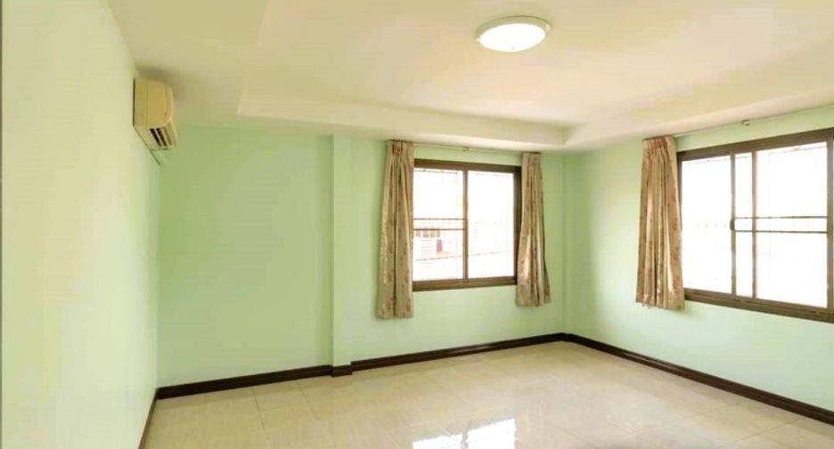For sale 8 ベッドルーム house in Central Pattaya, Pattaya