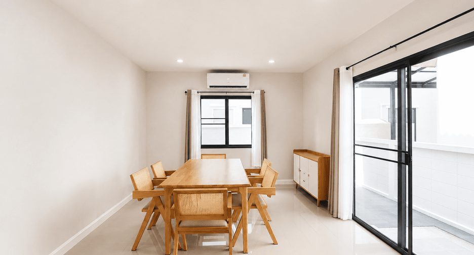 出租 4 卧室 独立屋 在 Saraphi, Chiang Mai