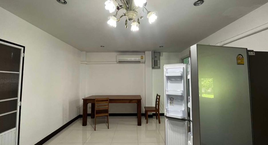 For rent 5 bedrooms house in Mueang Chiang Mai, Chiang Mai