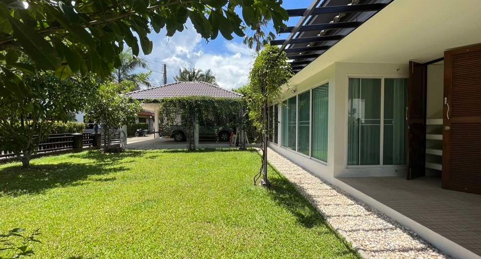 For rent 5 bedrooms house in Mueang Chiang Mai, Chiang Mai