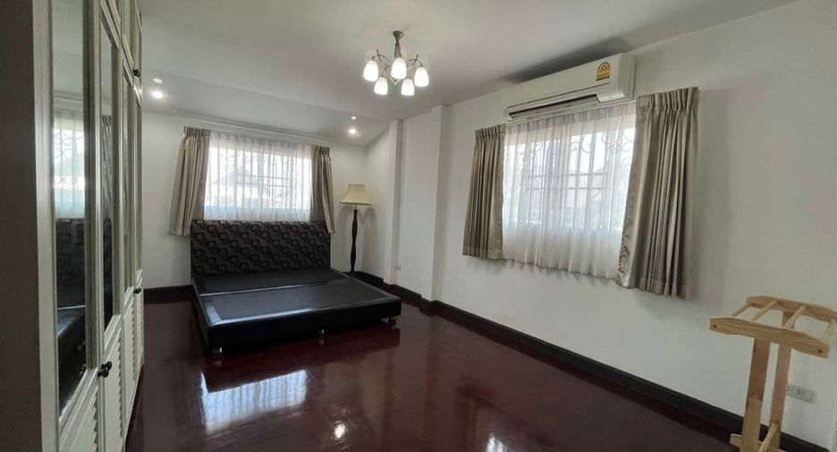 For rent 5 bedrooms house in Mueang Chiang Mai, Chiang Mai