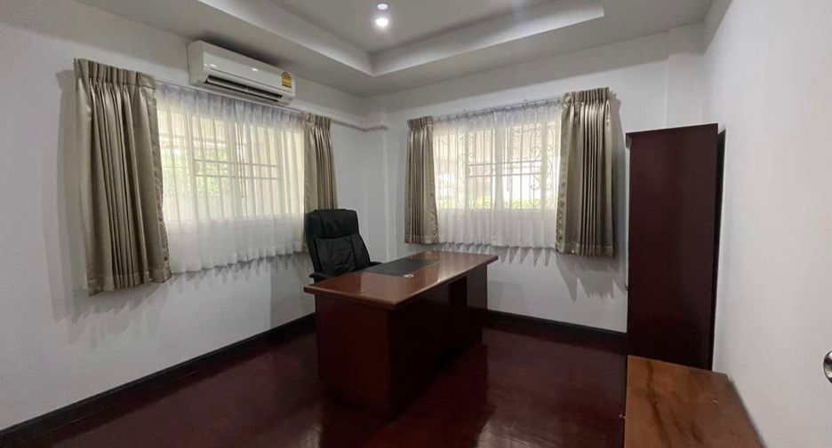 For rent 5 bedrooms house in Mueang Chiang Mai, Chiang Mai