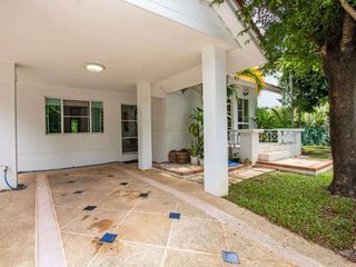 For rent 3 bedrooms house in Mueang Chiang Mai, Chiang Mai