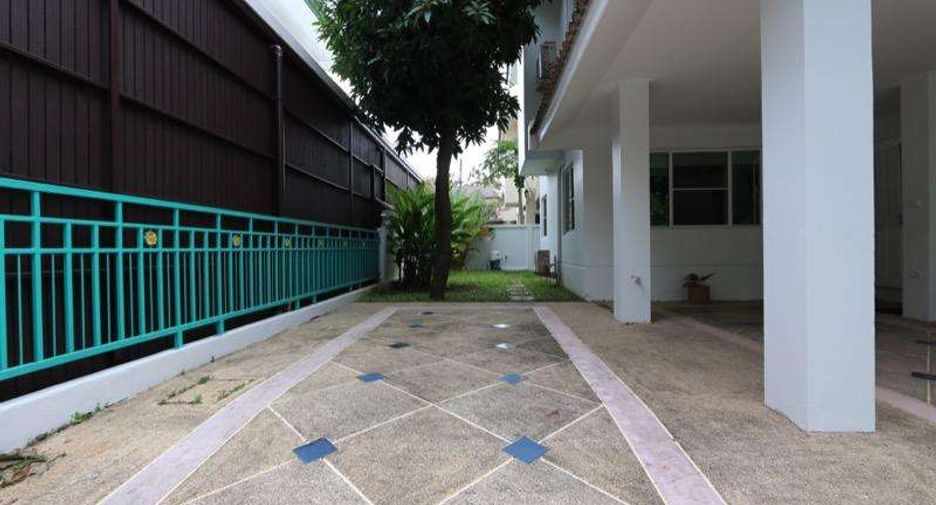 For rent 3 bedrooms house in Mueang Chiang Mai, Chiang Mai