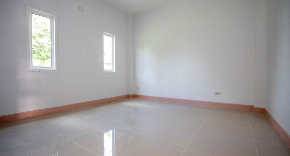 For rent 3 bedrooms house in San Kamphaeng, Chiang Mai