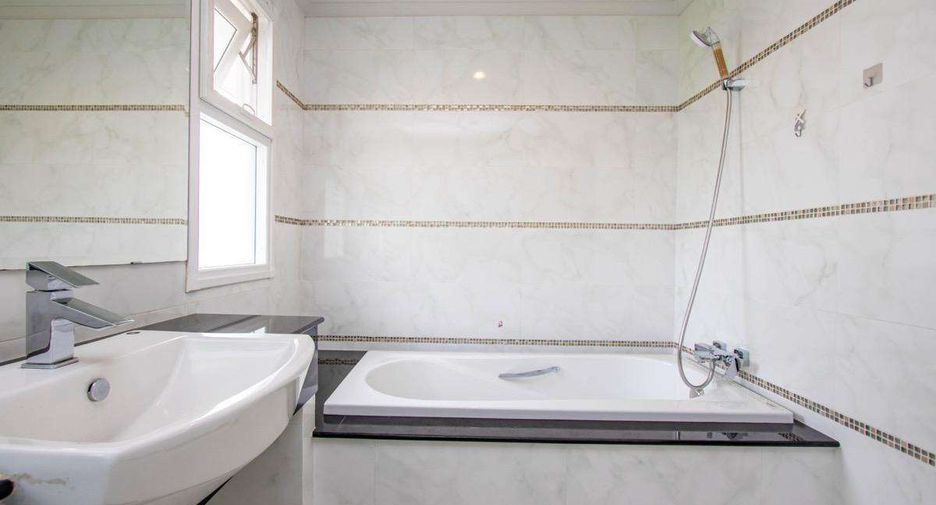 À vendre 4 chambres maison à San Kamphaeng, Chiang Mai