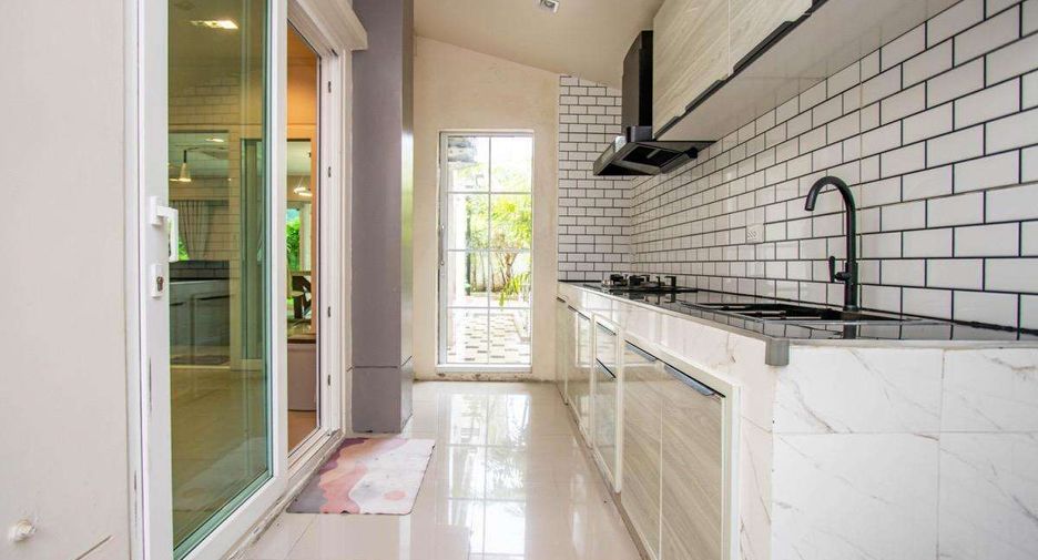 À vendre 4 chambres maison à San Kamphaeng, Chiang Mai