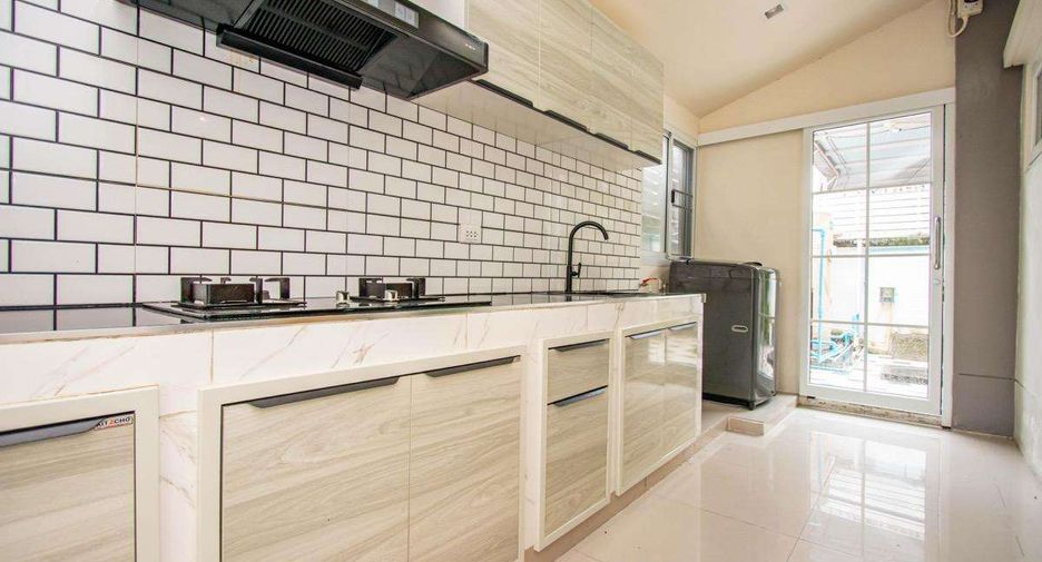À vendre 4 chambres maison à San Kamphaeng, Chiang Mai