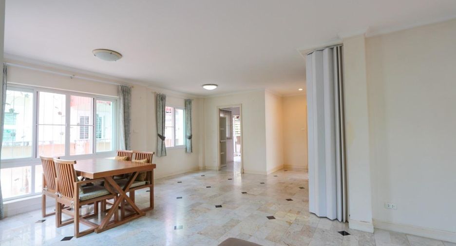 For sale 3 bedrooms house in San Sai, Chiang Mai