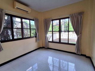For rent 4 bedrooms house in Mueang Chiang Mai, Chiang Mai