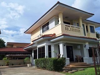 For rent 4 bedrooms house in Mueang Chiang Mai, Chiang Mai