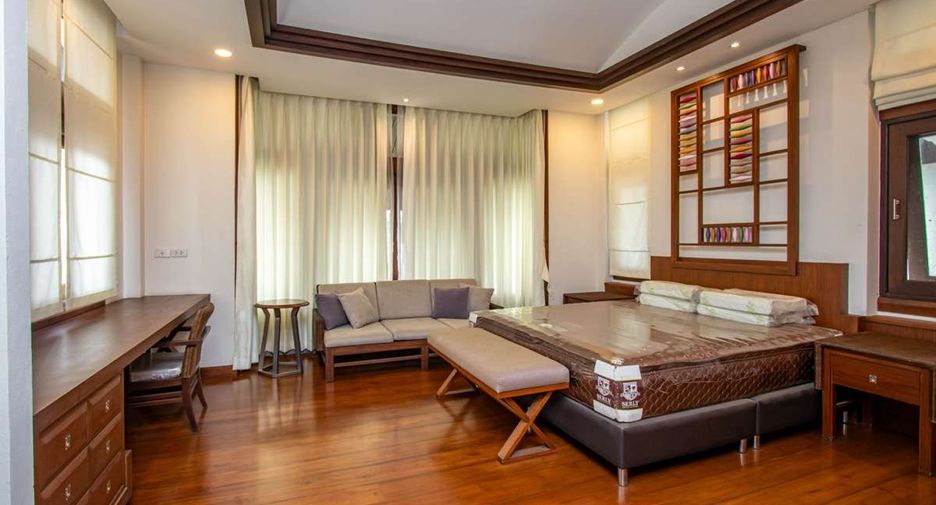 For rent 6 bedrooms house in Mueang Chiang Mai, Chiang Mai