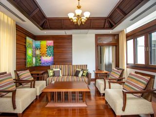 For rent 6 bedrooms house in Mueang Chiang Mai, Chiang Mai